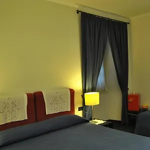residenza-cola-di-rienzo-suite-in-rome.it-romehotels.com/